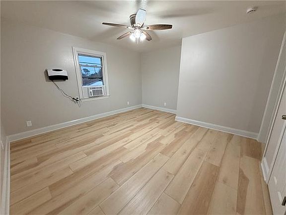 4th image of 927 Compromise St #A