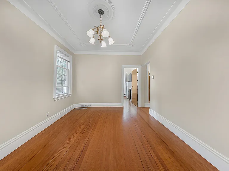 152 W 9th St #1 — Photo 9