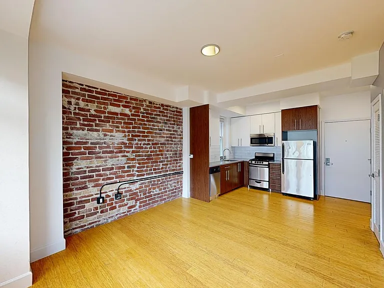 540 Leavenworth Street — Photo 9