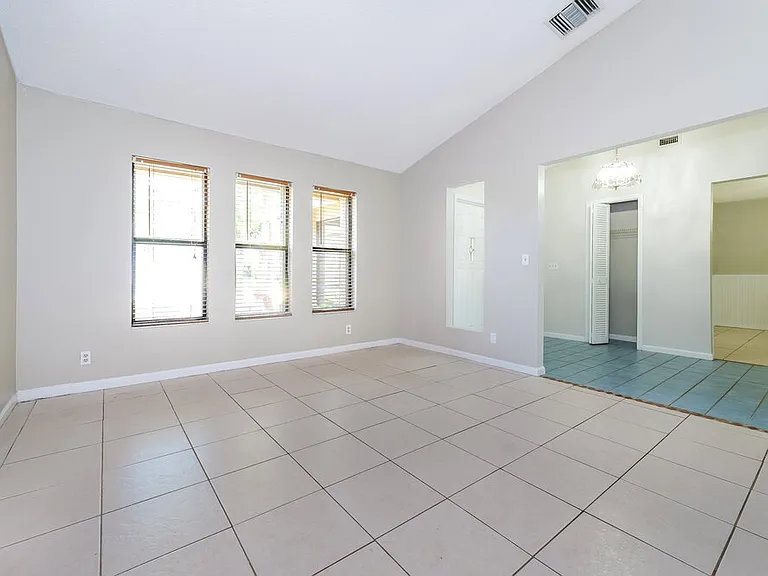 547 Indigo Ave — Photo 9