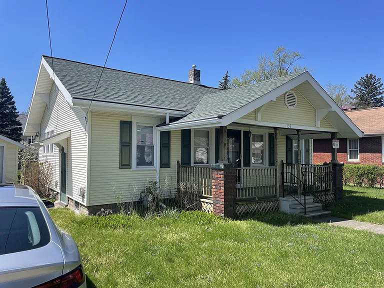 133 Foster Ave — Photo 9