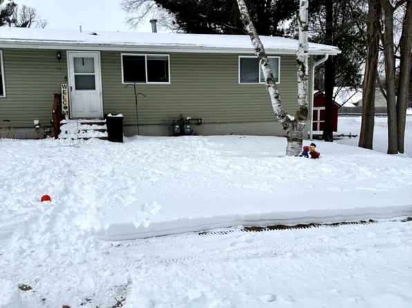 2215 5th St E, Menomonie, WI 54751