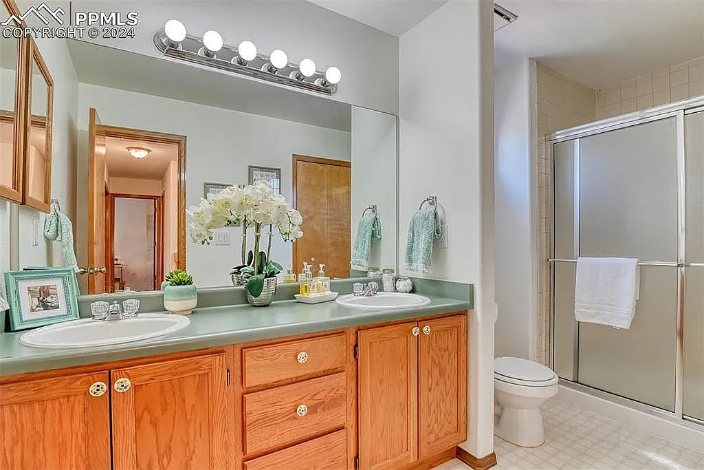 4 bed, 3.5 bath, 2663 sqft, $3,400 — Photo 3