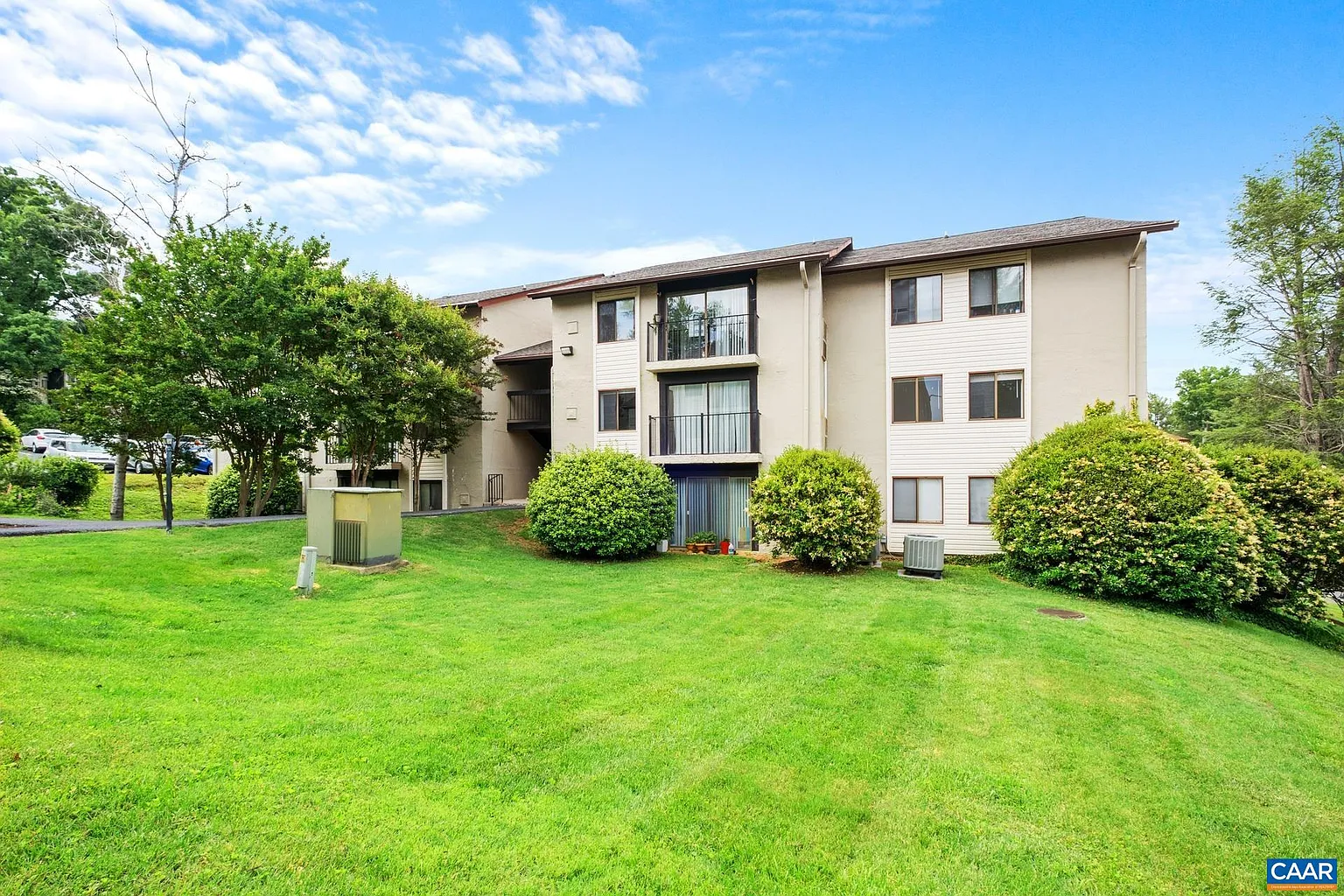 30 Spring Ct photo 1