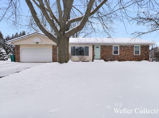 1695 Oakbrook Dr, Jenison, MI 49428