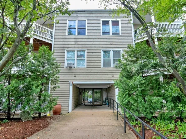 23 Randolph Pl APT 306, Northampton, MA 01060
