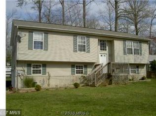 17697 Lawrence St, Saint Inigoes, MD 20684