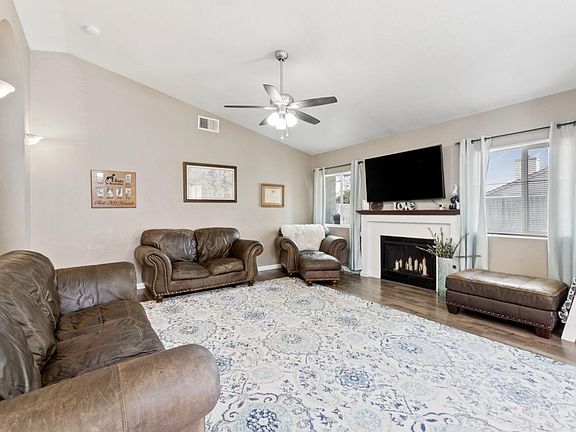 5th image of 2427 Cottonwood Dr