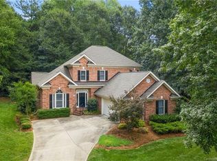 3923 Mountain Cove Dr, Charlotte, NC 28216