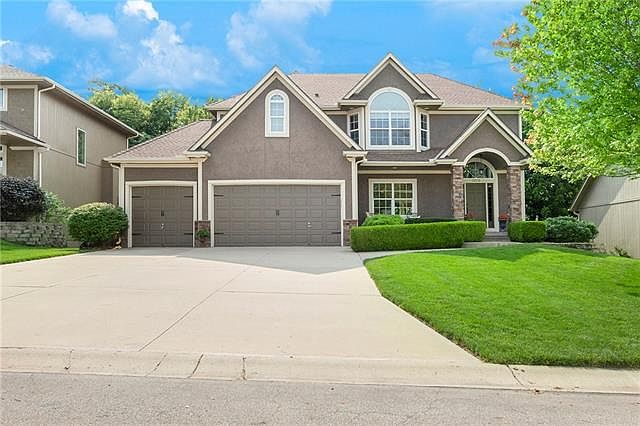 1st image of 1412 NE Whitestone Dr
