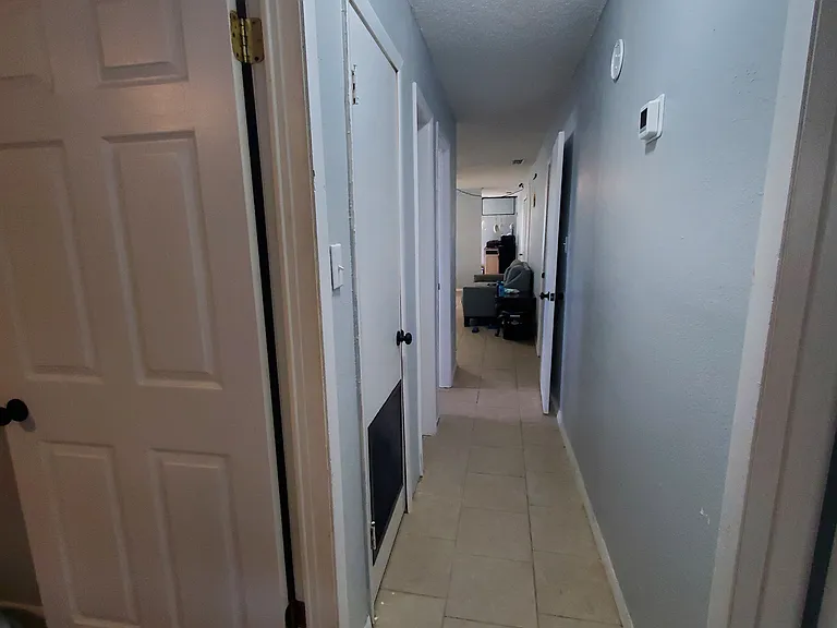 909 Howard St — Photo 17