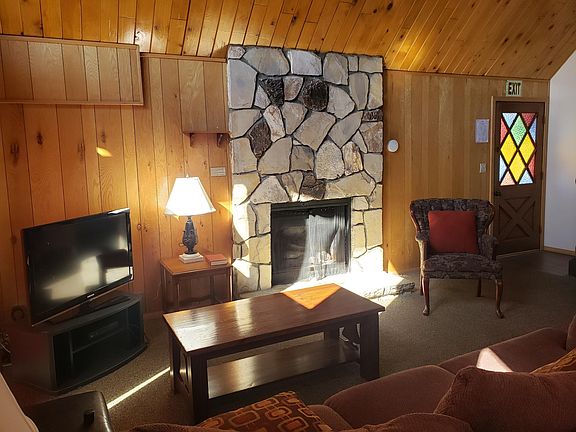 3rd image of 1246 Yellowstone Dr