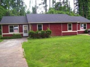 1270 Crystal Lake Rd, Atlanta, GA 30349