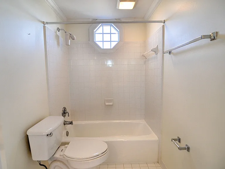 600 Copperline Dr #207 — Photo 14