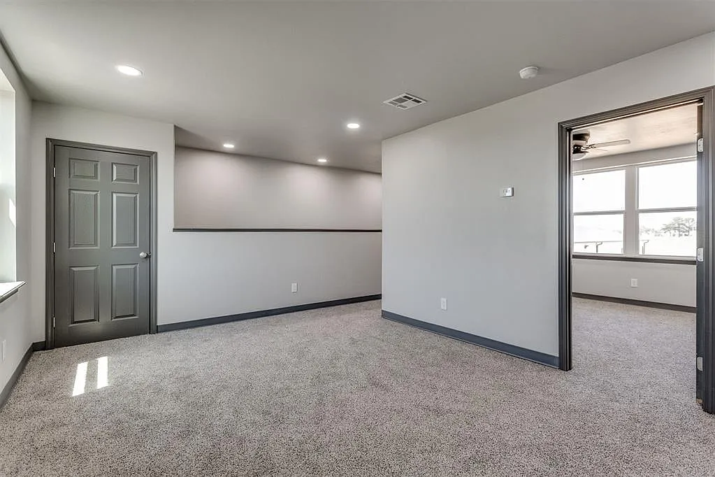 3 bed, 2.5 bath, 1500 sqft, $1,595 — Photo 4