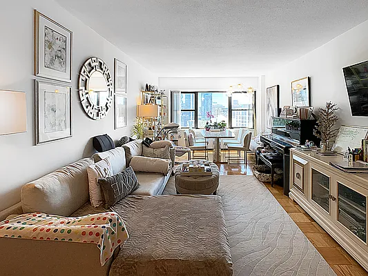 Rented by Halstead Real Estate | media 7