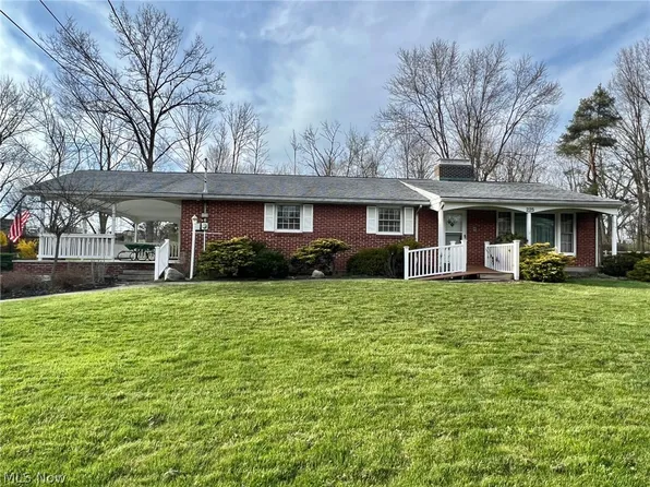 225 Allynd Blvd, Chardon, OH 44024