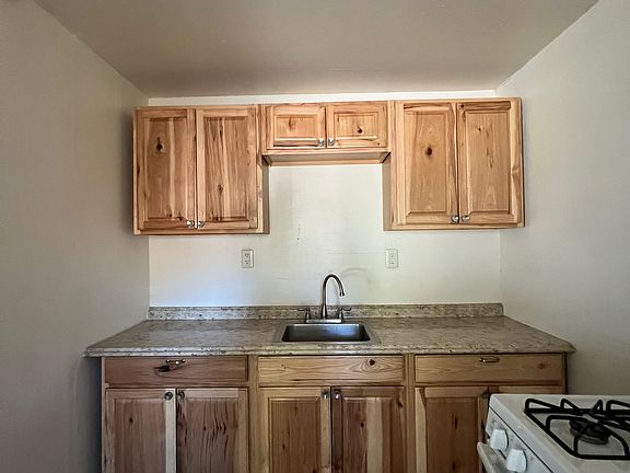 5th image of 2737 Knox Ave #1