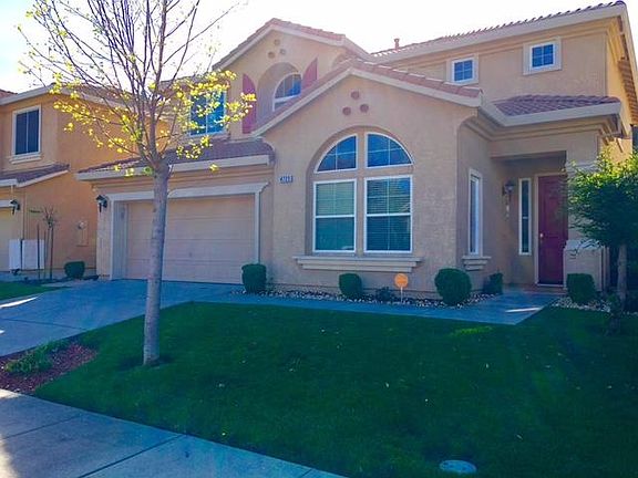 2nd image of 4721 Savoie Way