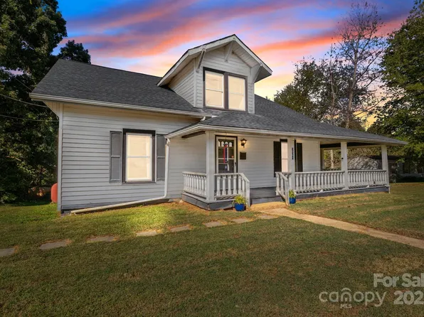 224 S Main St, Granite Falls, NC 28630