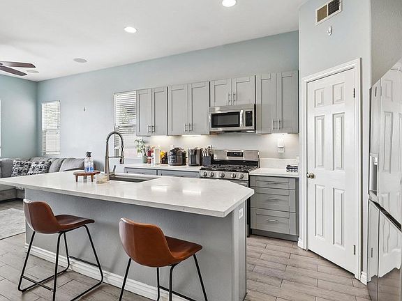 3rd image of 1757 Clover Tree Ct