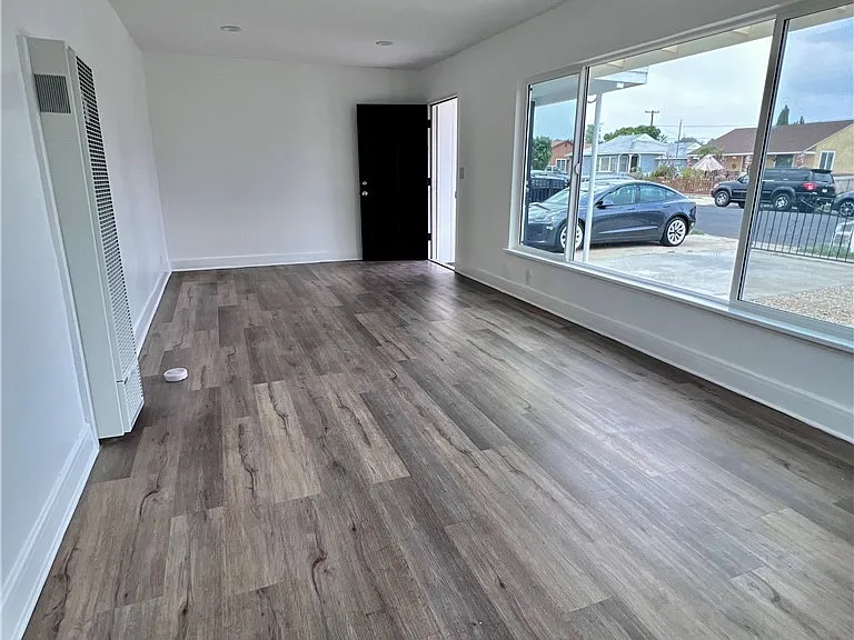11922 Hopland St — Photo 3