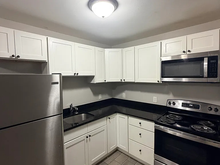 143 Sheffield Ave #4-A — Photo 3