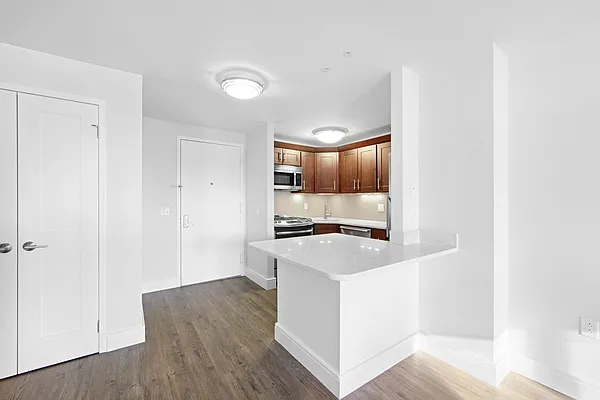 Rented by Stonehenge NYC LLC | media 5