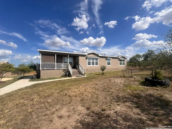 422 PR D47, Charlotte, TX 78011