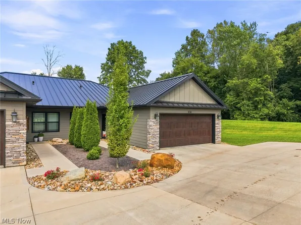 1017 Sycamore Ln, Millersburg, OH 44654