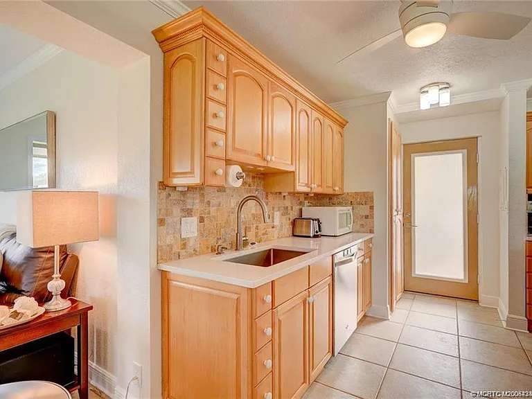 1289 NE Ocean Blvd #5 — Photo 12