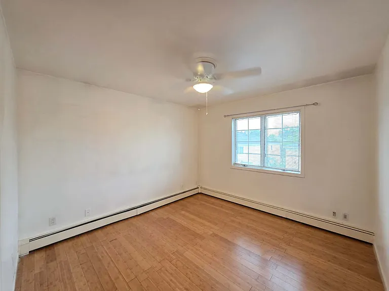 11 Rochelle Pl — Photo 15