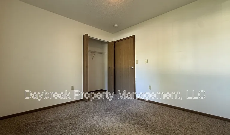 317 16th St S #4 — Photo 22