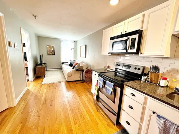 160 Cottage St APT 302, East Boston, MA 02128