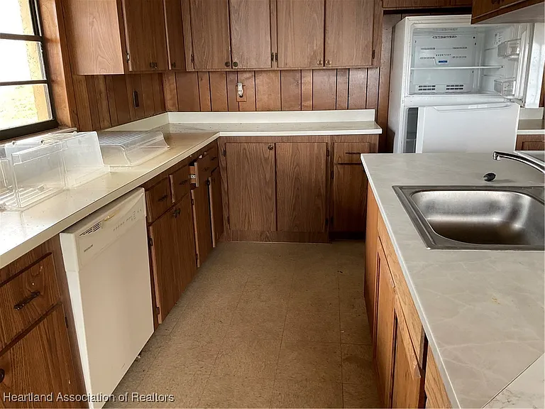 1025 Lakeview Dr #1 — Photo 13