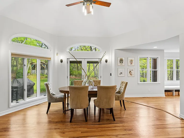 2 Red Creek Cir — Photo 16