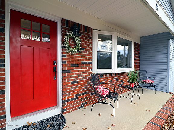 4th image of 92 Whitmore Dr