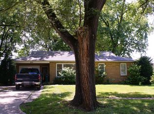 256 W Barnes St, Bushnell, IL 61422