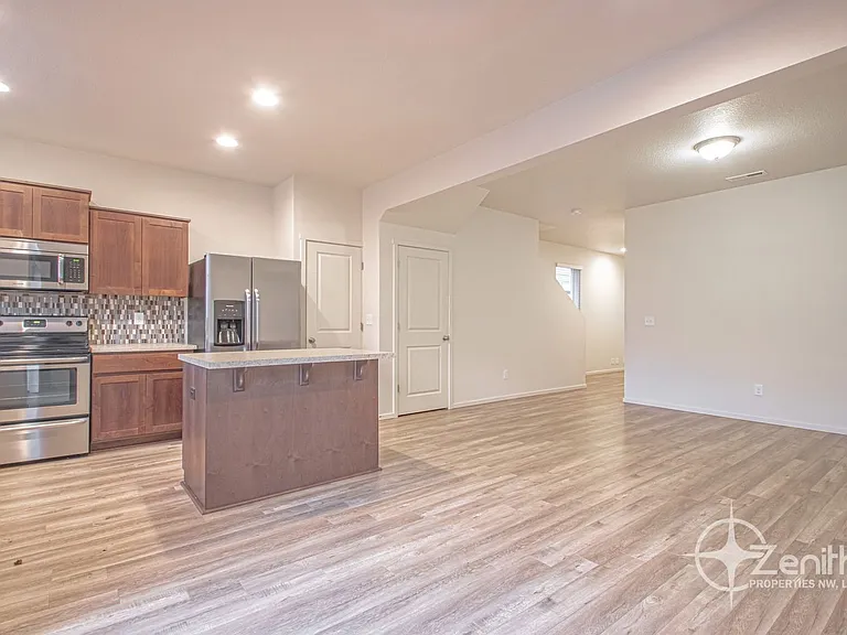 8515 NE 13th Pl — Photo 8