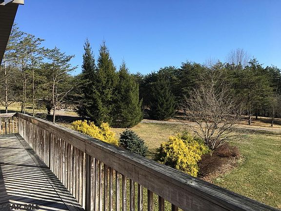 5th image of 6873 Dogwood Ln