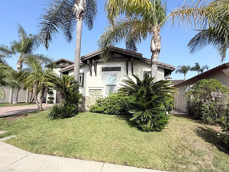 511 Paseo Burga — Photo 33