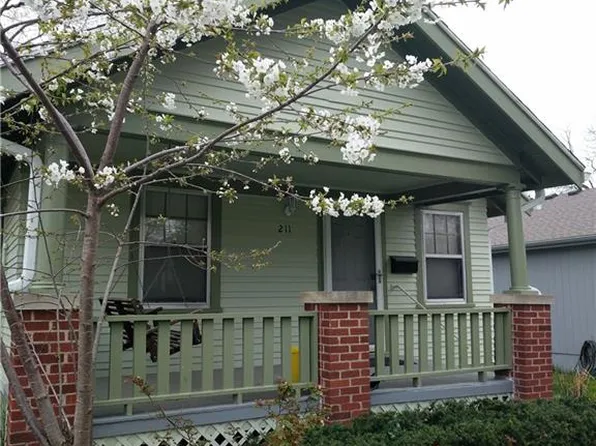 211 W 77th Ter, Kansas City, MO 64114