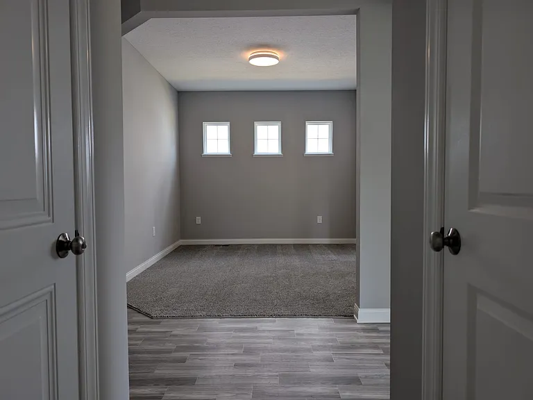 7301 Aster Way — Photo 32