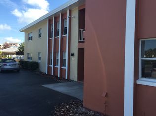 149 104th Ave APT 10, Treasure Island, FL 33706