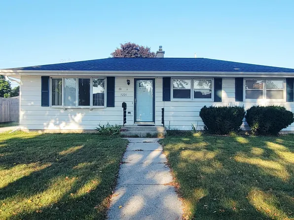 3226 S 10th St, Sheboygan, WI 53081