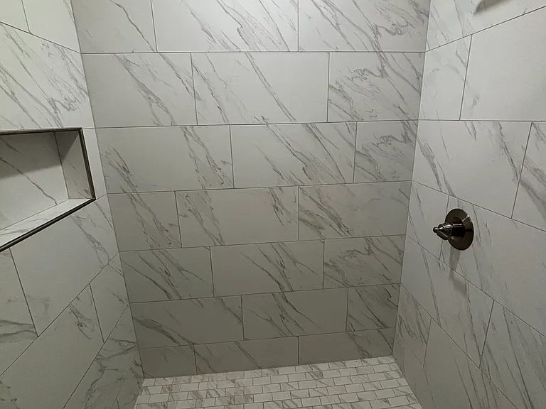 302 Grace Ave #304 — Photo 3