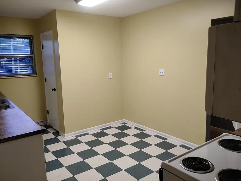815 S Fairview Rd #A — Photo 10