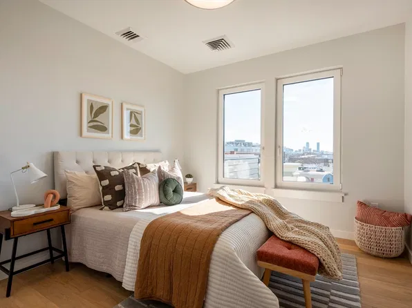 71 Bow St #302, Somerville, MA 02143