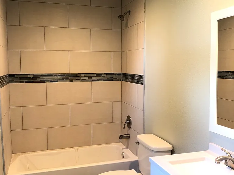 815 Hickory St — Photo 9