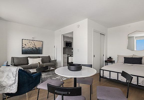 5th image of 15 Bridge Park Dr #9F